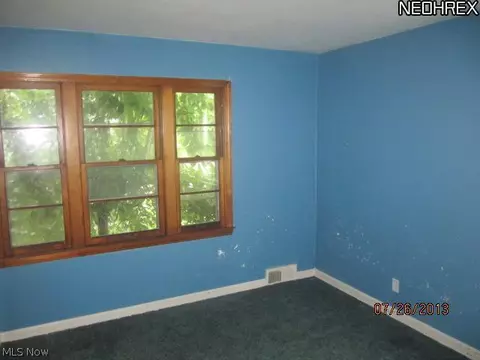 121 Seneca St, Elyria, OH 44035 photo 5