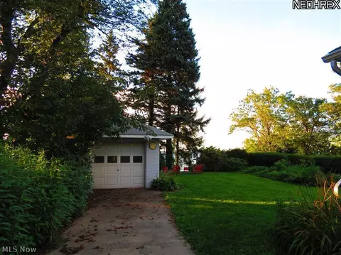 2121 Walnut Blvd, Ashtabula, OH 44004 photo 9