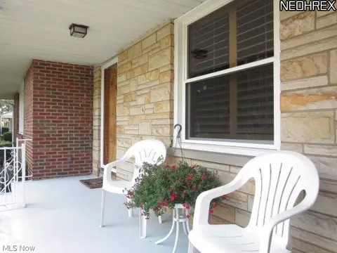 6252 Murray Ridge Rd, Elyria, OH 44035 photo 2