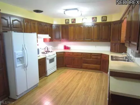 6252 Murray Ridge Rd, Elyria, OH 44035 photo 9