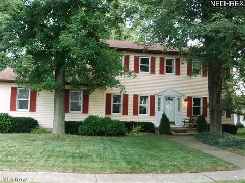 165 Pepperdine Dr, Elyria, OH 44035 photo 1