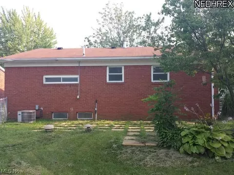 850 Wilder Ave, Elyria, OH 44035 photo 3