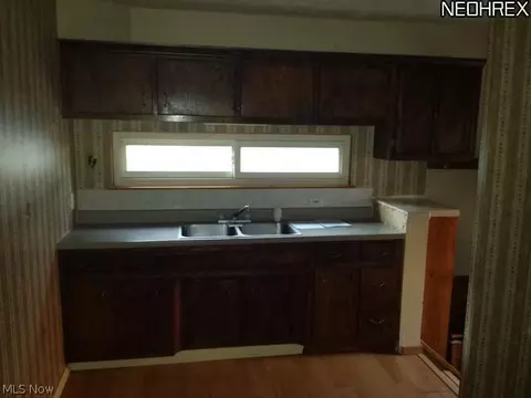 850 Wilder Ave, Elyria, OH 44035 photo 4
