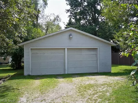 264 E Pine St, Lisbon, OH 44432 photo 3