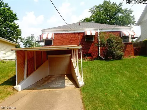 1308 Dover Ave, Dover, OH 44622 photo 3