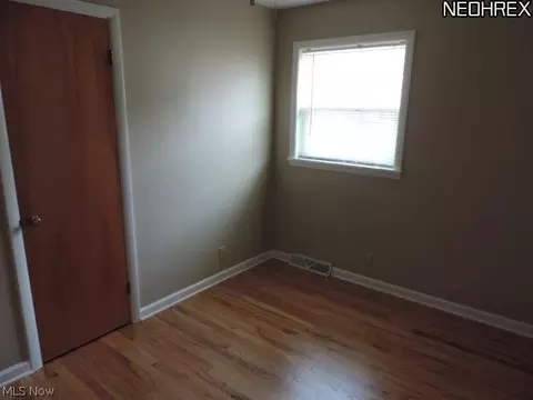 1427 Oak St, Dover, OH 44622 photo 5