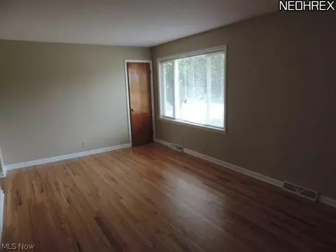 1427 Oak St, Dover, OH 44622 photo 4