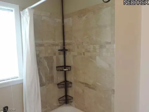1427 Oak St, Dover, OH 44622 photo 8
