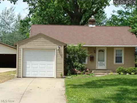 407 Beech St, Berea, OH 44017 photo 1