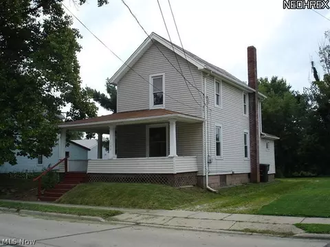 142 E Walnut St, Wadsworth, OH 44281 photo 2