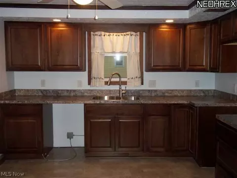 2114 Conwill Rd, Stow, OH 44224 photo 2