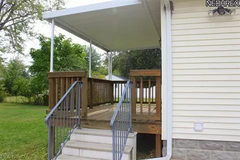 128 Oak St, Elyria, OH 44035 photo 3