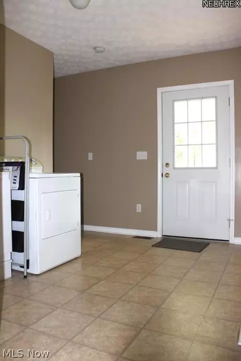 128 Oak St, Elyria, OH 44035 photo 10