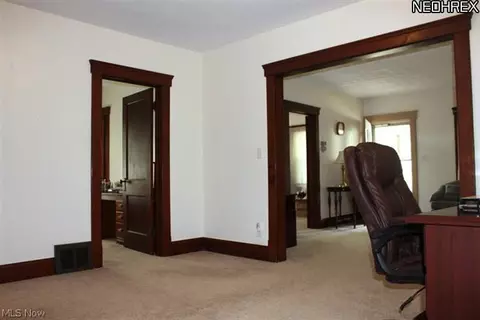 128 Oak St, Elyria, OH 44035 photo 11