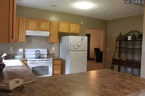 128 Oak St, Elyria, OH 44035 photo 6
