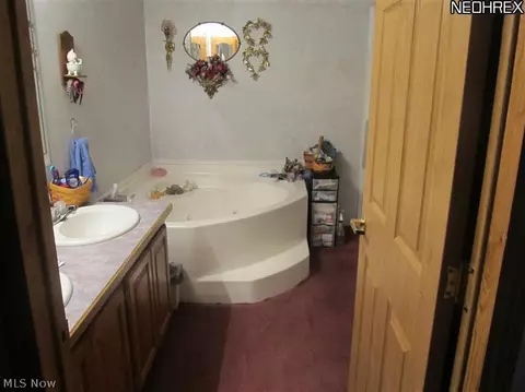5625 Center Rd, Philo, OH 43771 photo 8