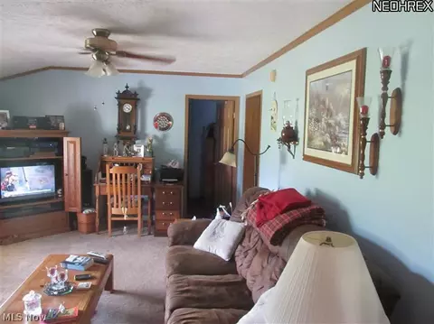 5625 Center Rd, Philo, OH 43771 photo 3