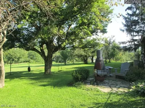 225 Pine St, Freeport, OH 43973 photo 2