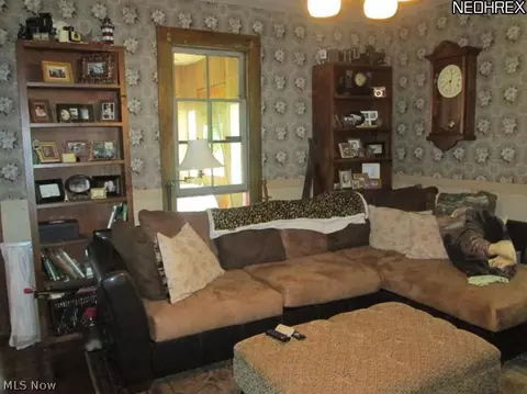 225 Pine St, Freeport, OH 43973 photo 9