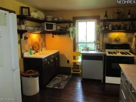 225 Pine St, Freeport, OH 43973 photo 7