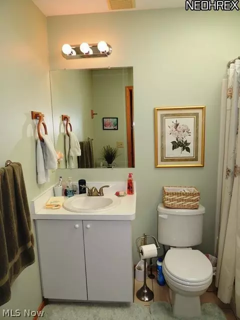 7002 Gilbert Ave, Parma, OH 44129 photo 13