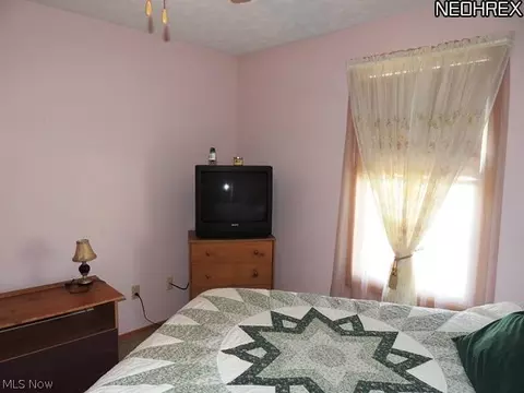 7002 Gilbert Ave, Parma, OH 44129 photo 12