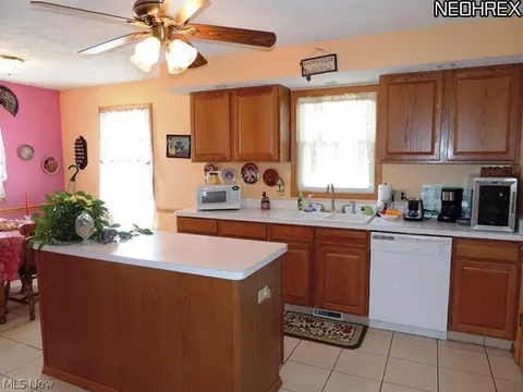 7002 Gilbert Ave, Parma, OH 44129 photo 2
