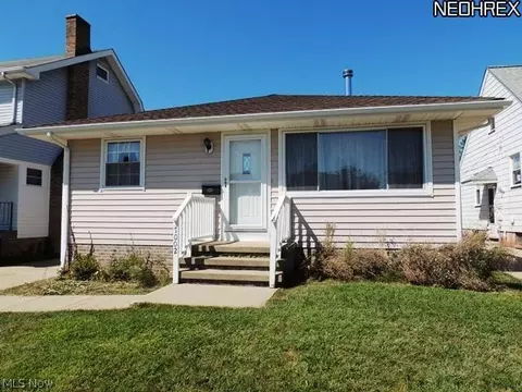 7002 Gilbert Ave, Parma, OH 44129 photo 1