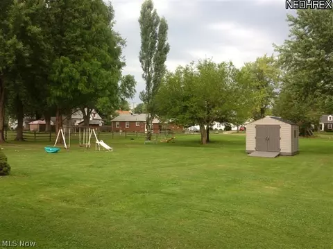 1209 E 17th St, Ashtabula, OH 44004 photo 2