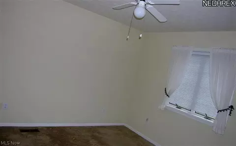 413 Auburn St, Elyria, OH 44035 photo 8