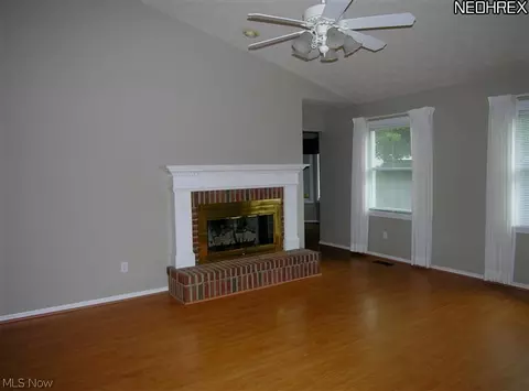 413 Auburn St, Elyria, OH 44035 photo 6