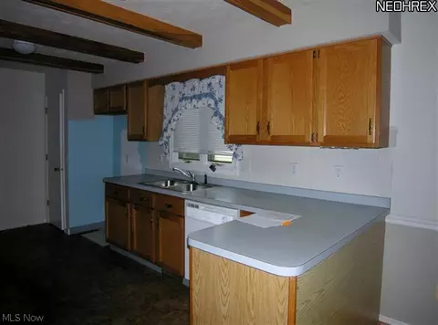 413 Auburn St, Elyria, OH 44035 photo 3