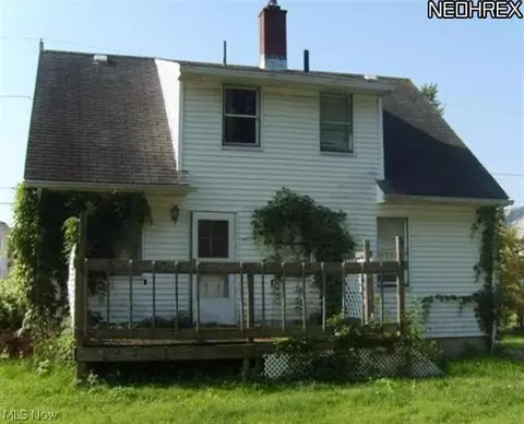 143 Creed St, Struthers, OH 44471 photo 2