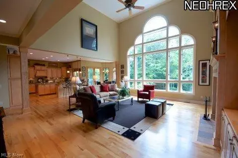 4420 High Ridge Trl, Akron, OH 44333 photo 2