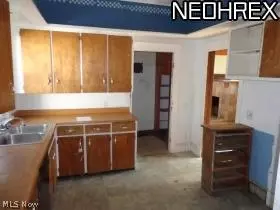 208 George St, Elyria, OH 44035 photo 5