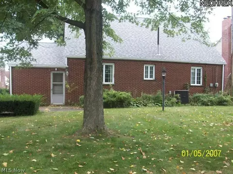 421 32nd St NW, Canton, OH 44709 photo 2