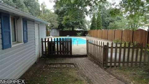 918 Dover Ave, Dover, OH 44622 photo 12