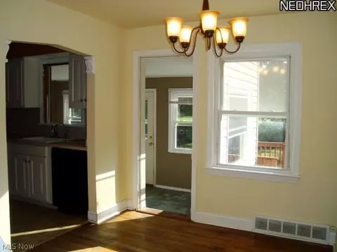 237 Lloyd Rd, Euclid, OH 44132 photo 5