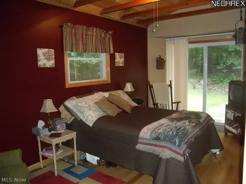233 E Mohawk Dr, Malvern, OH 44644 photo 4