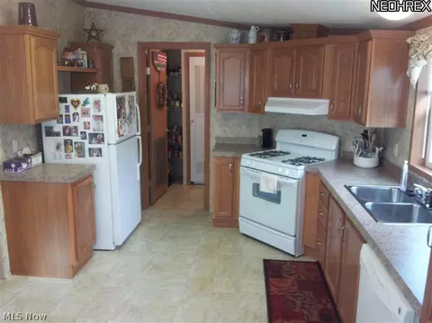 34 Third St, Madison, OH 44057 photo 6