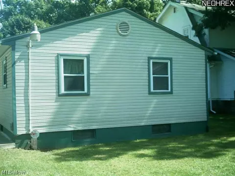 936 Peerless Ave, Akron, OH 44320 photo 3