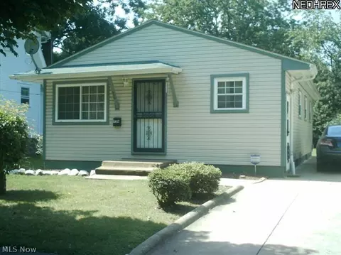 936 Peerless Ave, Akron, OH 44320 photo 1