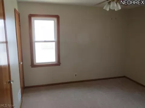 8204 Ivandale Dr, Parma, OH 44129 photo 6