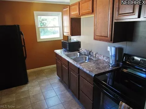 237 Longford Ave, Elyria, OH 44035 photo 3