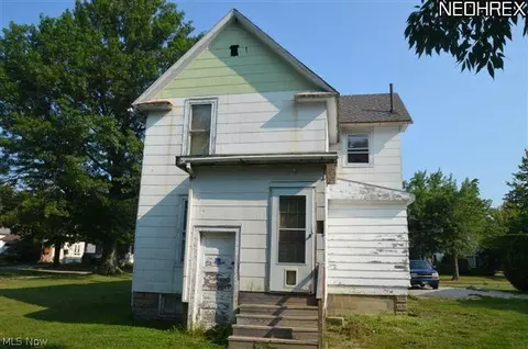 2010 W 10th St, Ashtabula, OH 44004 photo 2