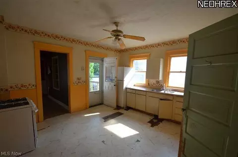 2010 W 10th St, Ashtabula, OH 44004 photo 3