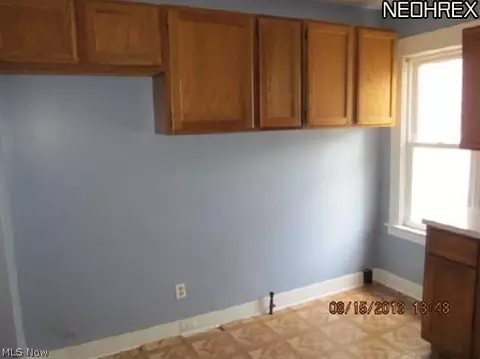 22010 Ivan Ave, Euclid, OH 44123 photo 4