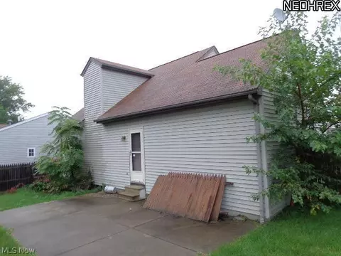 597 9th St, Struthers, OH 44471 photo 2
