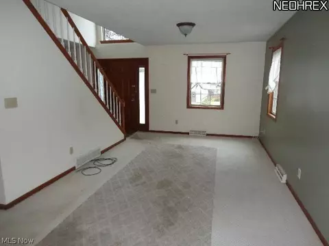 597 9th St, Struthers, OH 44471 photo 4