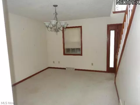 597 9th St, Struthers, OH 44471 photo 5